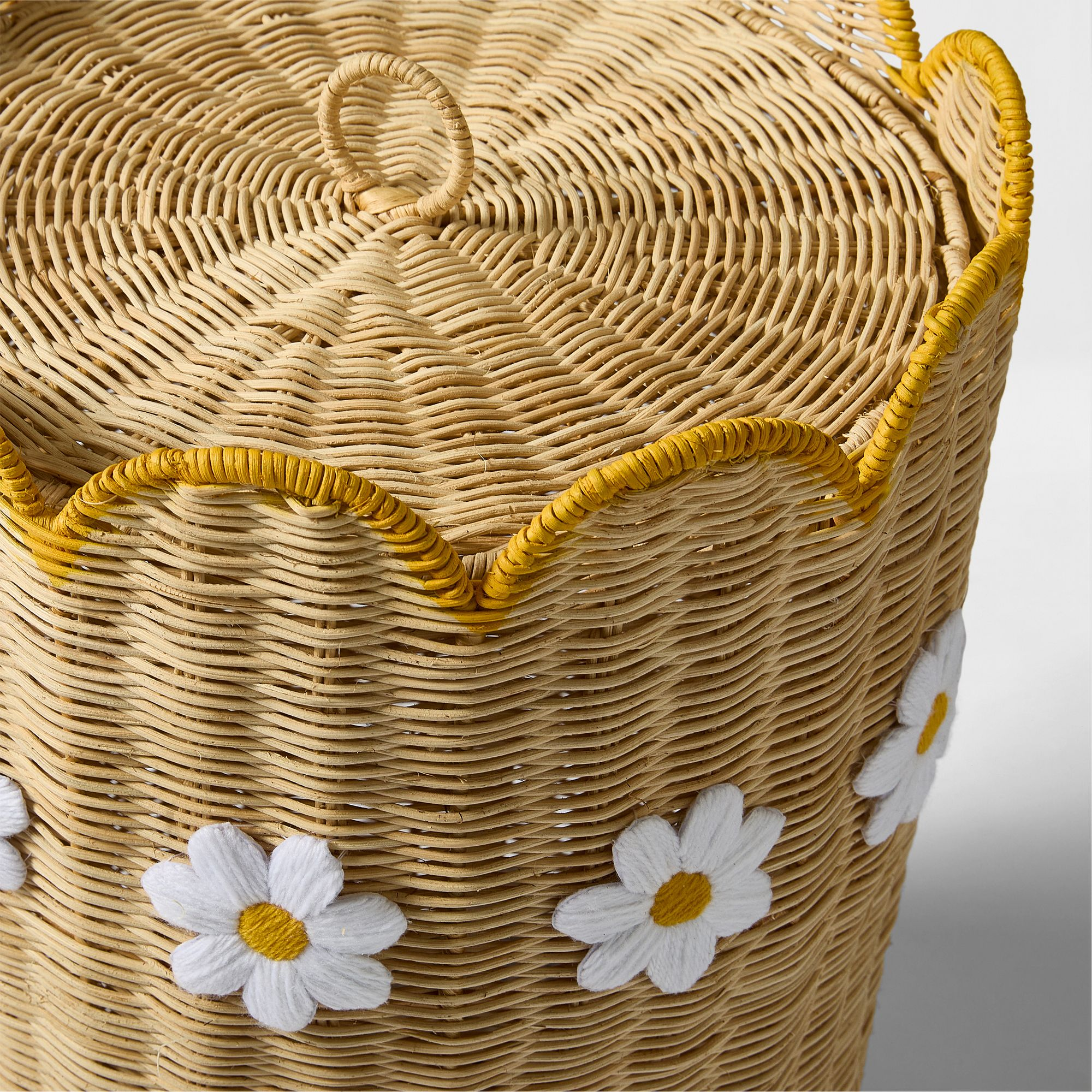 ISLA-5 Rattan Round Daisy Scalloped Hamper - Image 4
