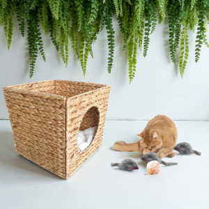 NEVIS-1 Hyacinth Cube Collapsible Cat Bed